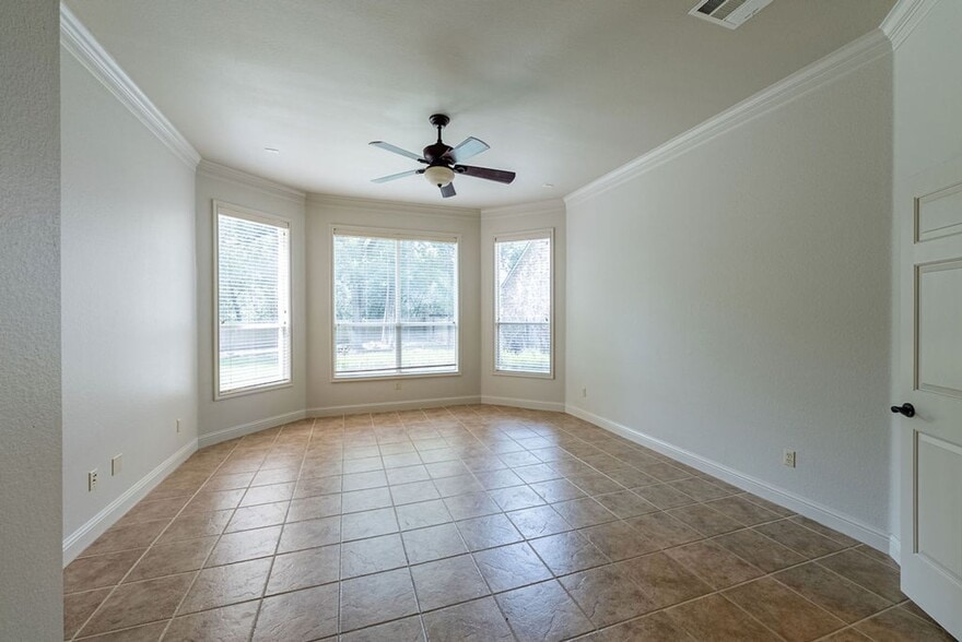 Building Photo - 7909 Adelaide Dr