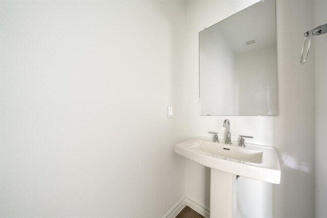 Building Photo - 123 Watkinville Rd