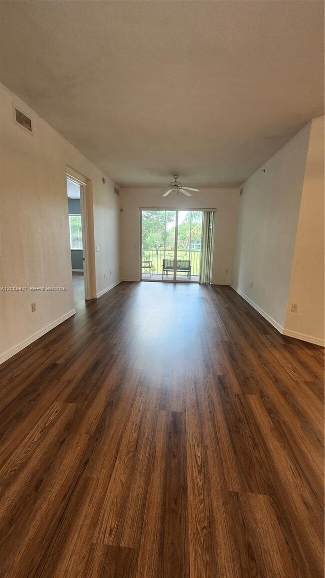Building Photo - 3600 Oaks Clubhouse Dr