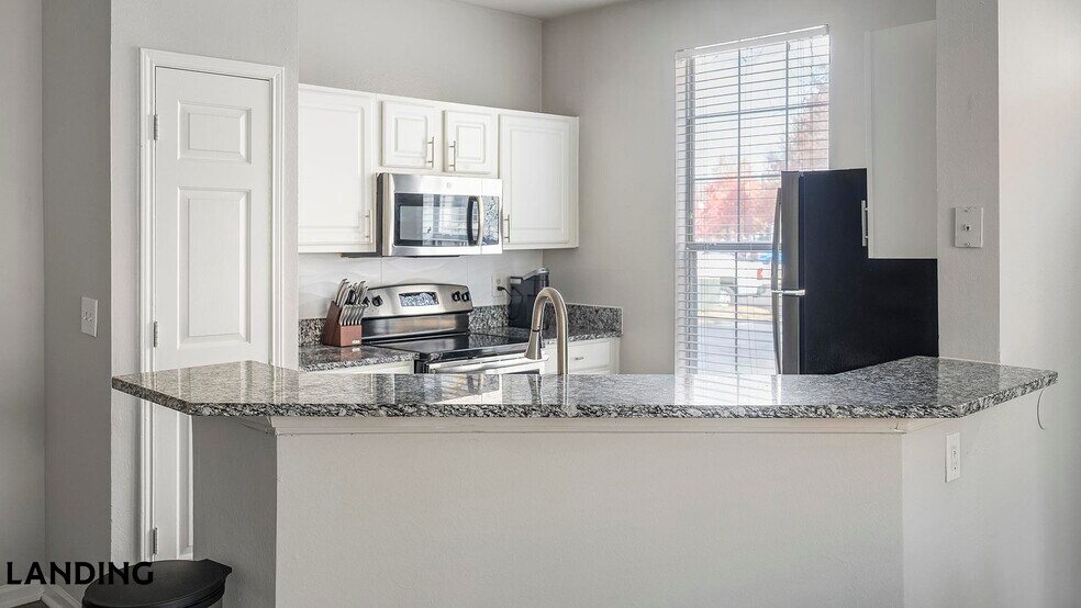 Building Photo - 261 Veterans Pkwy