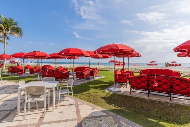 Building Photo - 17975 Collins Ave