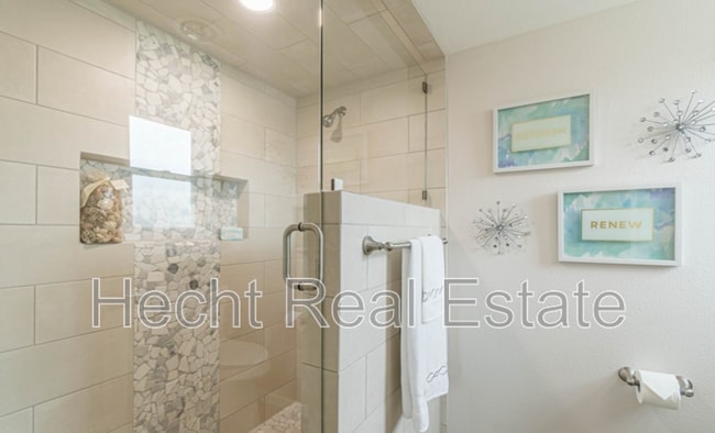 Building Photo - 157 Persia Dr