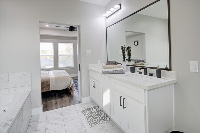 Building Photo - 9305 Tower St