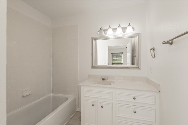 Building Photo - 2118 Avenue M