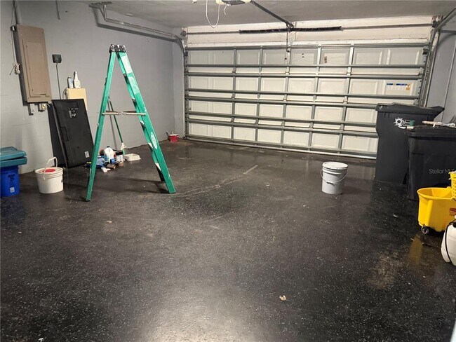 Building Photo - 6409 Golden Leaf Ct