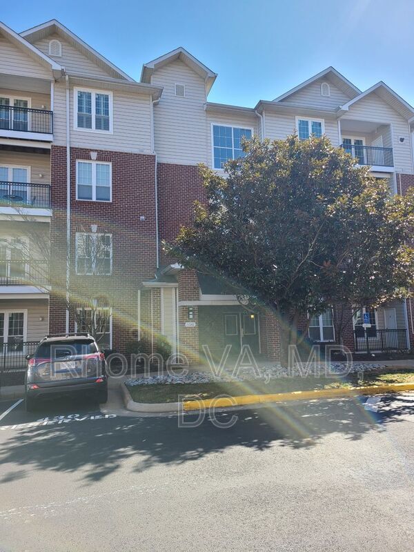 Building Photo - 1581 Spring Gate Dr.