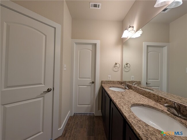 Building Photo - 711 Gristmill Dr