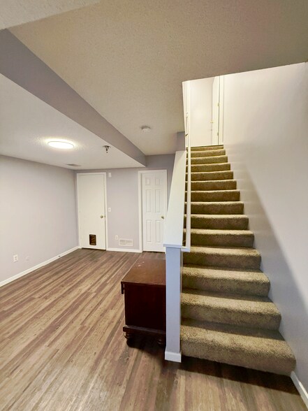 Building Photo - 14546 Cobalt Ave