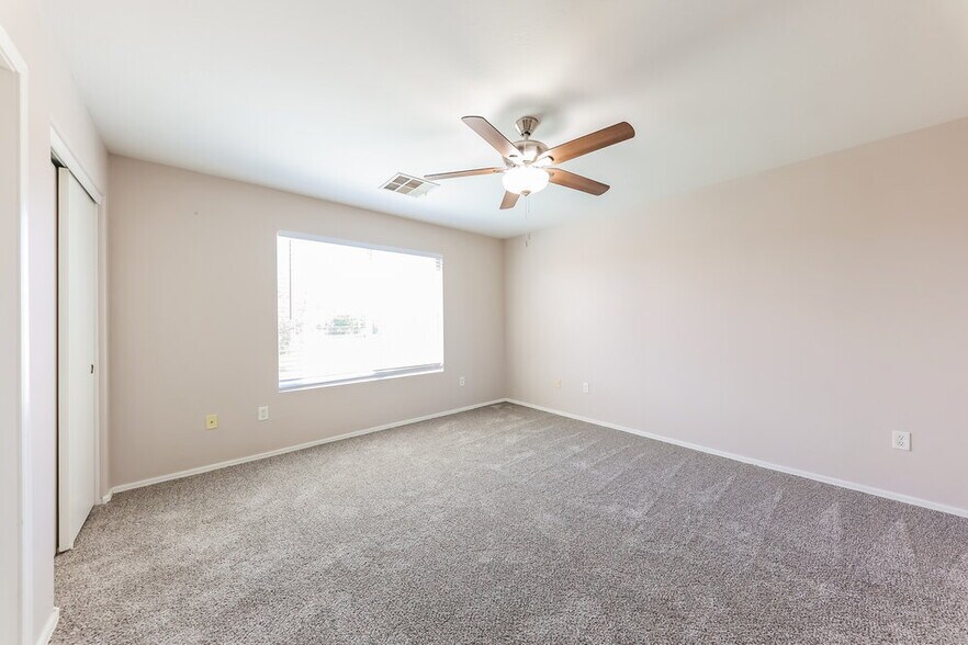 Building Photo - 12179 W Yuma St