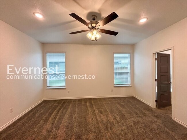 Building Photo - 853 Freedom Cir