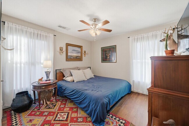 Building Photo - Charming 3/2/2 in Midway Hollow Coming Soon