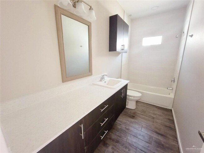 Building Photo - 11 Petri Dr