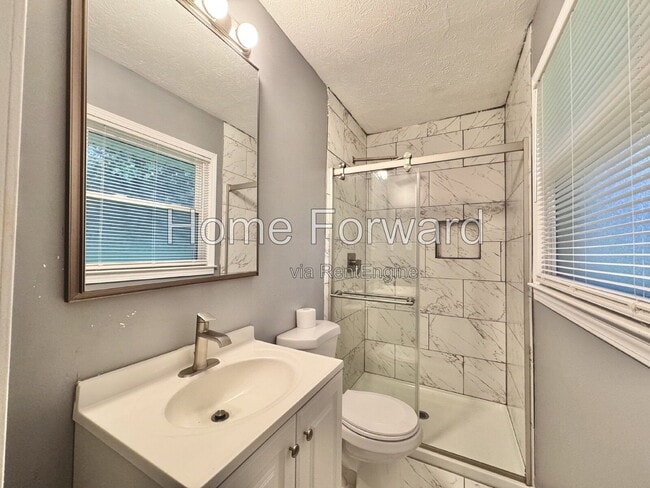 Building Photo - 1720 Traveller Rd