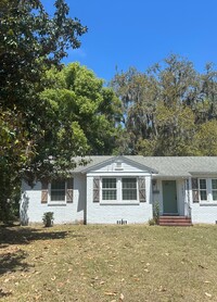 Building Photo - 1607 Peachtree Cir N