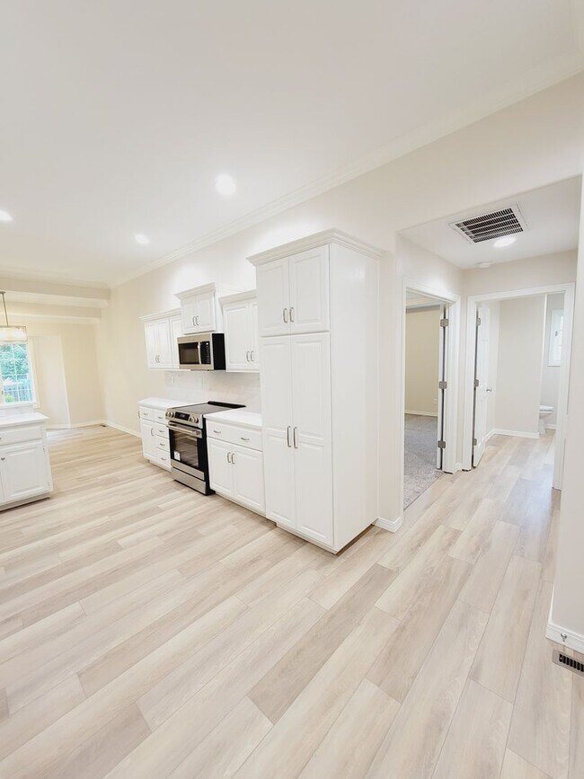 Building Photo - Lots Of New in Marlborough Manor w/ 3 Car Garage