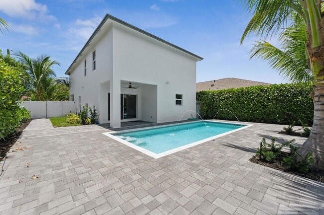 Building Photo - 522 Lucky Ln