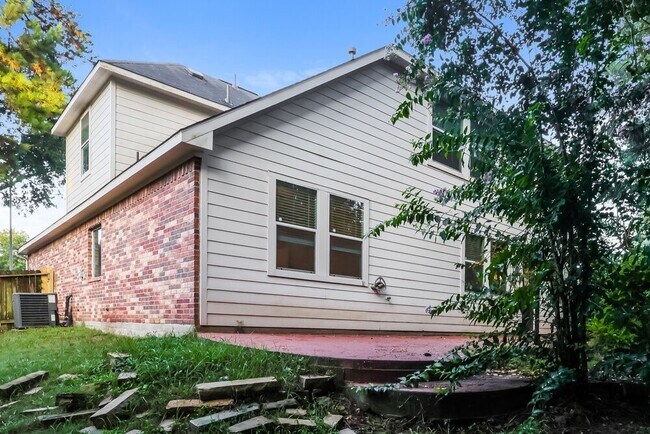 Building Photo - 9202 Hidden Lake Cir