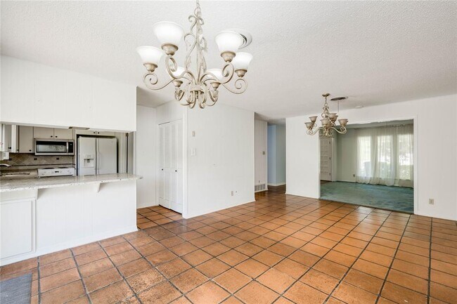 Building Photo - 405 Westbrook Dr