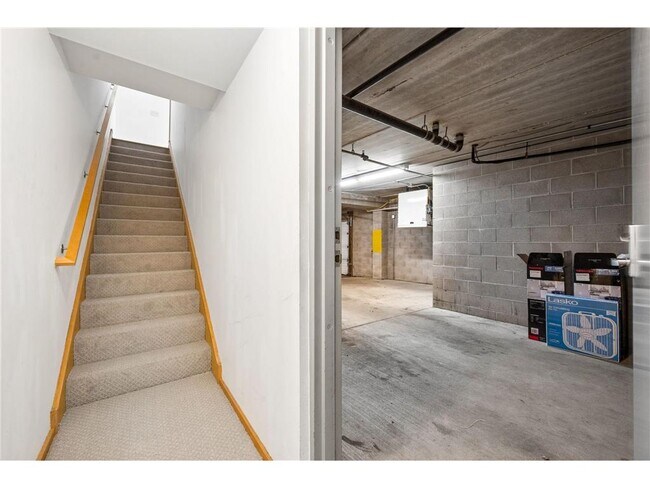 Building Photo - 2818 Aldrich Ave S