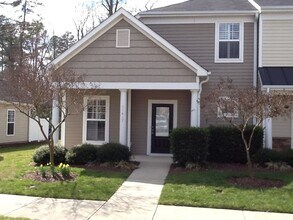 Building Photo - Late-September Move-in Ready!