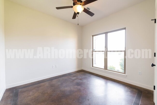 Building Photo - Great Neighborhood!