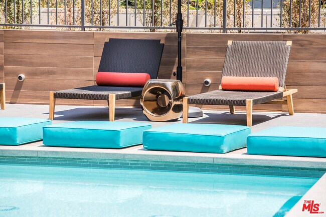 Building Photo - 8770 Washington Blvd