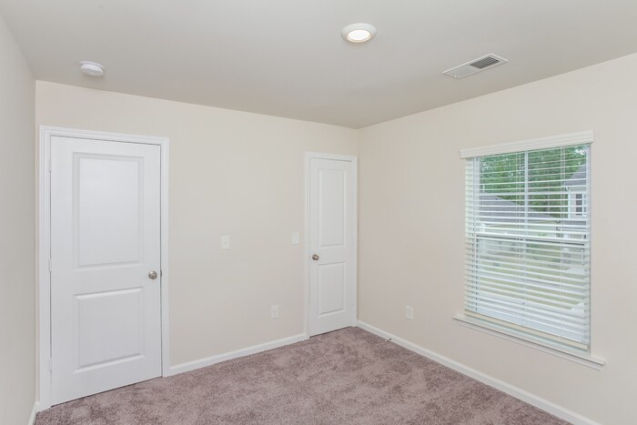 Building Photo - 305 Flushing Bay Ct