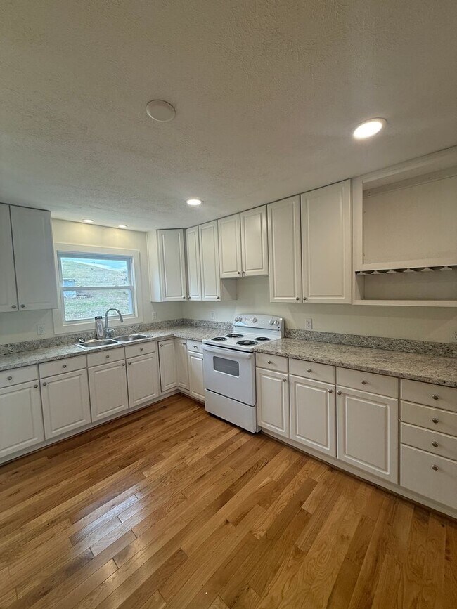 Building Photo - oliv3574