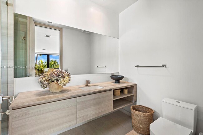 Building Photo - 773 NE 77th Terrace