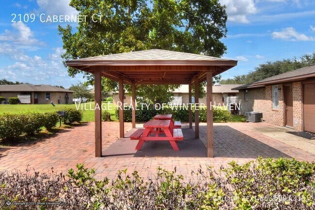 Building Photo - Julian Hills Apartments: Your Oasis in Eag...