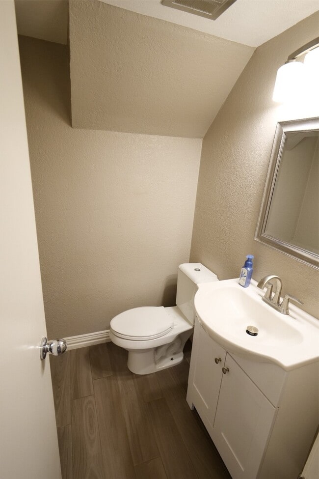 Building Photo - 850 Threadneedle St