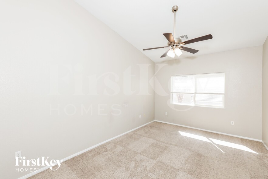 Building Photo - 3185 Strawberry Park Dr