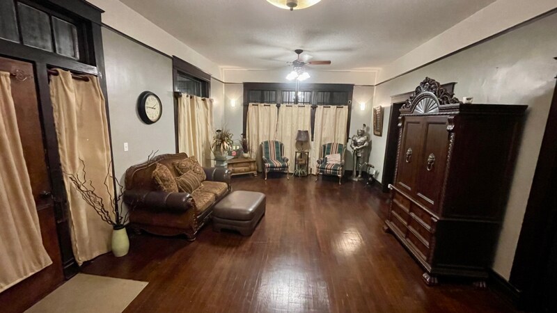 Building Photo - 1721 Clarendon Ave