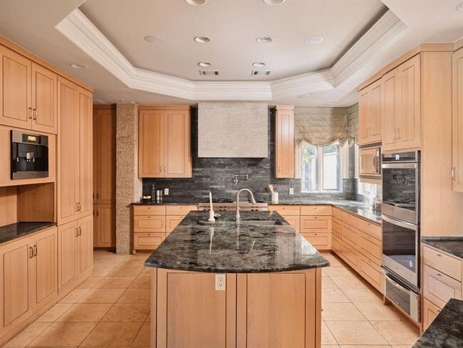 Building Photo - 2705 Island Ledge Cove