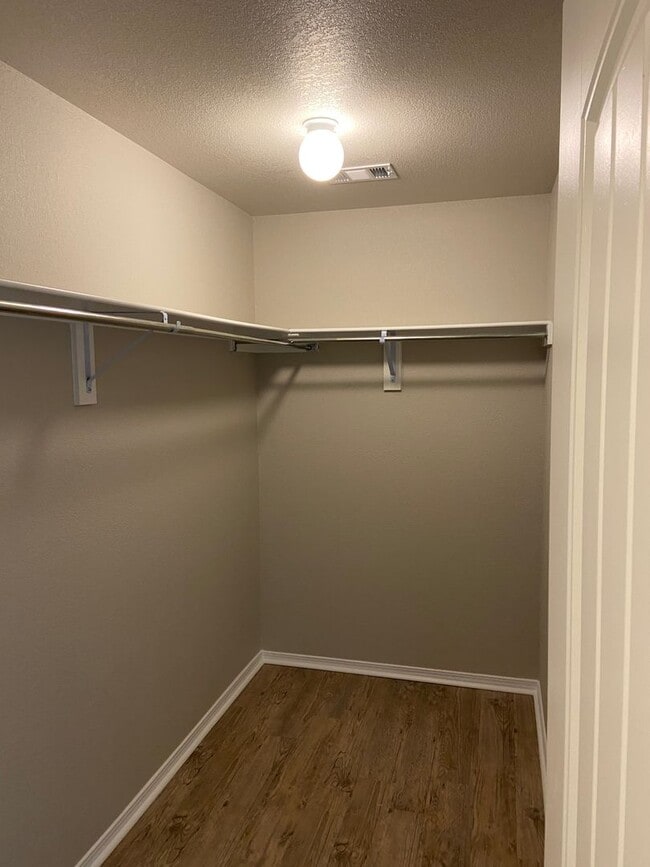 Building Photo - Pre-Leasing Now! Spacious Four Bedroom | Two Bathroom Home in Jonesboro