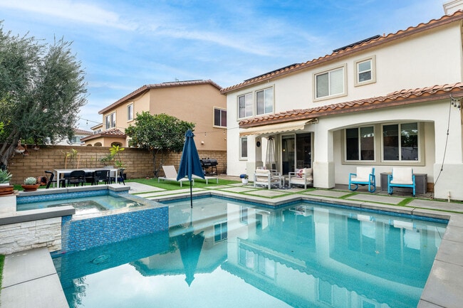 Building Photo - 282 Paseo Vista Cir