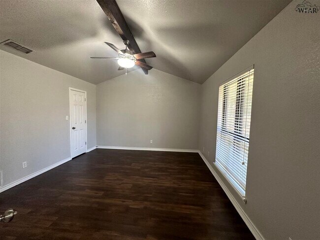 Building Photo - 2808 Ecleto Blvd
