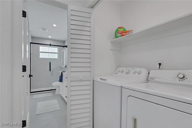 Building Photo - 2700 Gulfview Dr