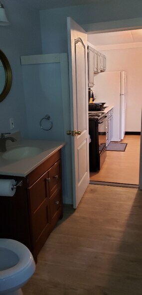 Building Photo - 162 Lancaster Rd