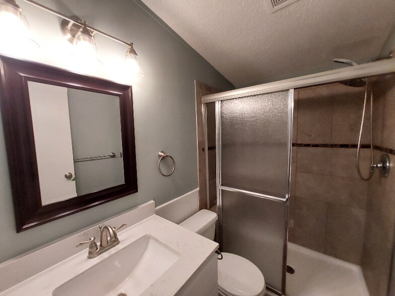 Building Photo - 2609 Williams Creek Rd