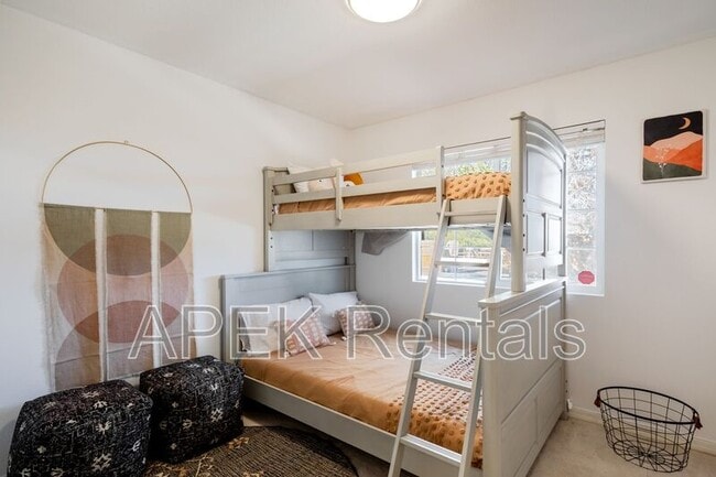 Building Photo - 61493 Desert Air Rd