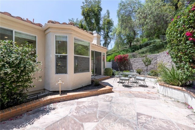 Building Photo - 308 S San Vicente Ln