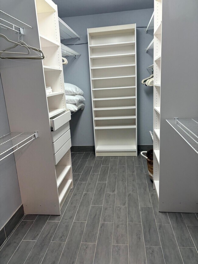 Building Photo - 419 E Atlantic Ave