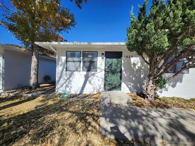 Building Photo - Renovated Cozy 2-Bedroom Duplex | Move In Now – Next Month’s Rent is Waived!