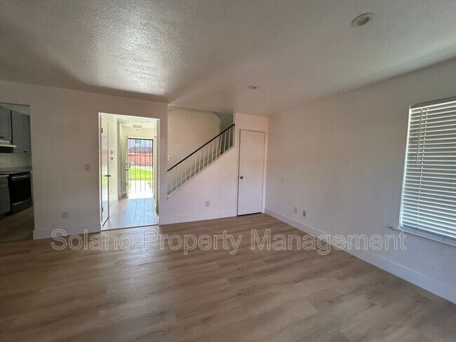 Building Photo - 1970 Grande Cir