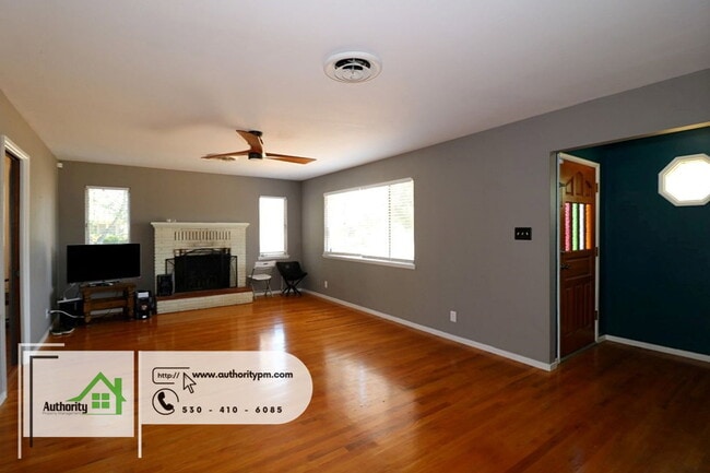 Building Photo - 1848 Shady Ln