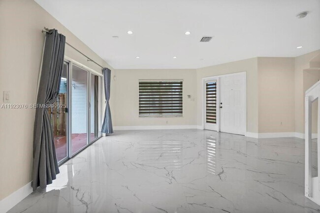 Building Photo - 11462 NW 48th Terrace