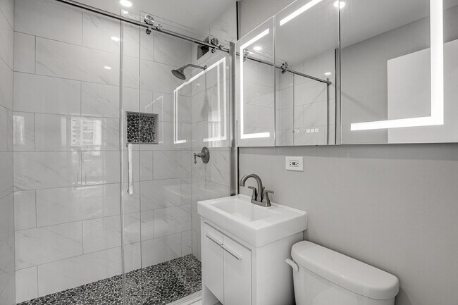 Building Photo - 3950 N Lake Shore Dr