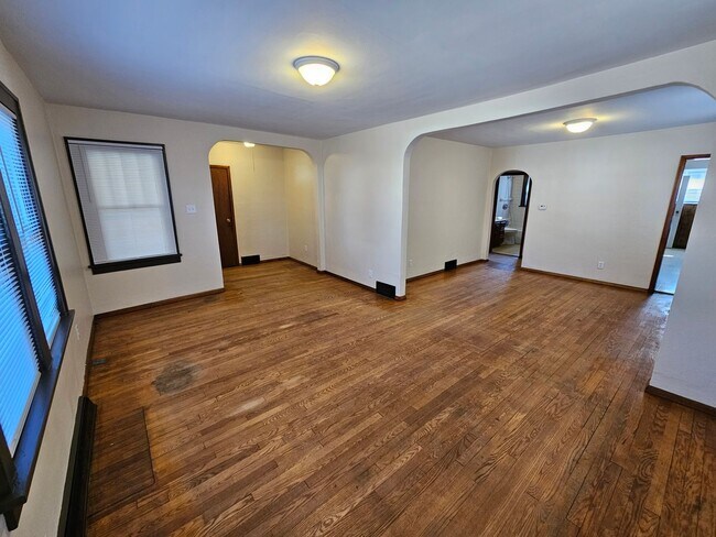 Building Photo - 3022 Hartzer St