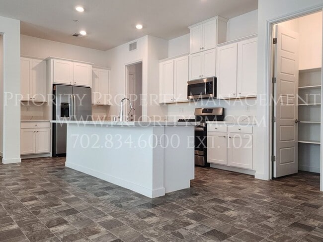 Building Photo - CADENCE SINGLE STORY @ HERITAGE! GORGEOUS AND READY FOR MOVE IN!